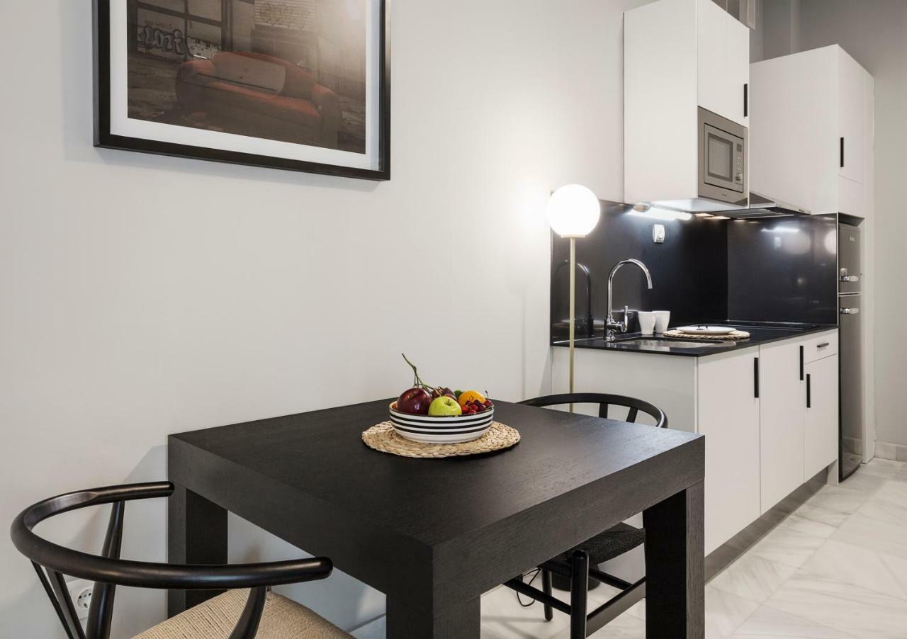 Apartamentos One Shot Conde De Torrejon Sevilla Exteriér fotografie