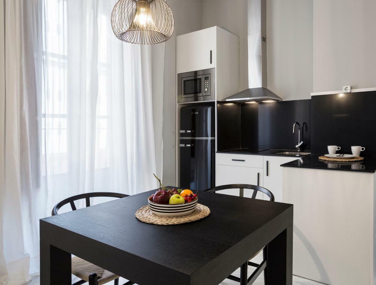 Apartamentos One Shot Conde De Torrejon Sevilla Exteriér fotografie